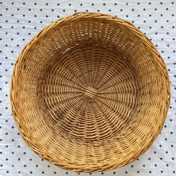 Vintage Round Wicker Fruit / Storage Woven Basket 11.5” Good Used Condition - Picture 15 of 17
